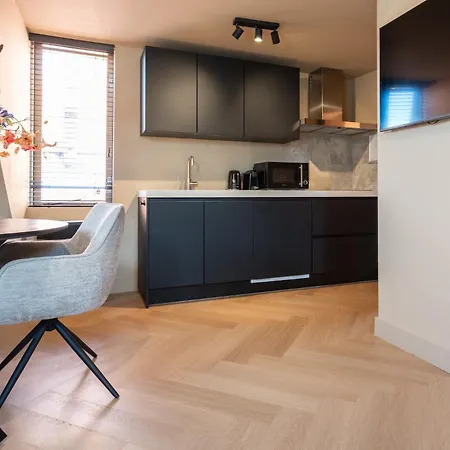 With Kitchen In Breda Center Lägenhet